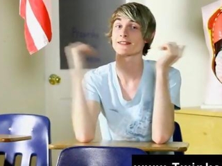 twink loves to be fucked in the classroom